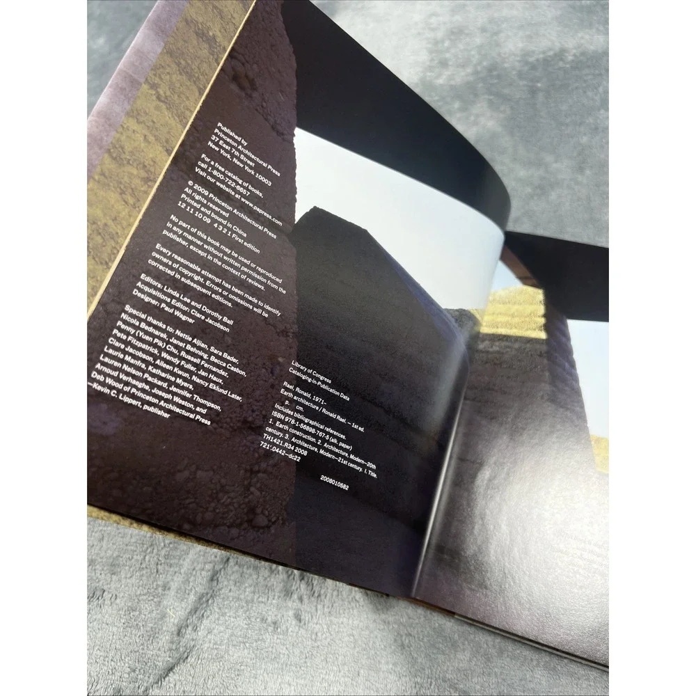 Earth Architecture Book Ronald Rael 1st Edition Illustration Princeton Press‎ HC
